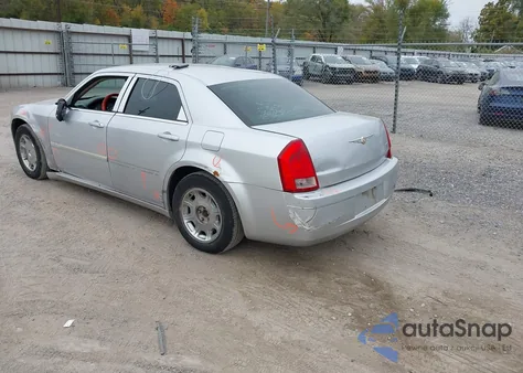 2005 Chrysler 300 Touring from USA, damaged, VIN 2C3AA53G85H687890